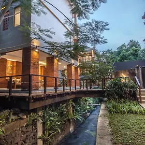 3* Casa de hóspedes Merak Village By Prasi